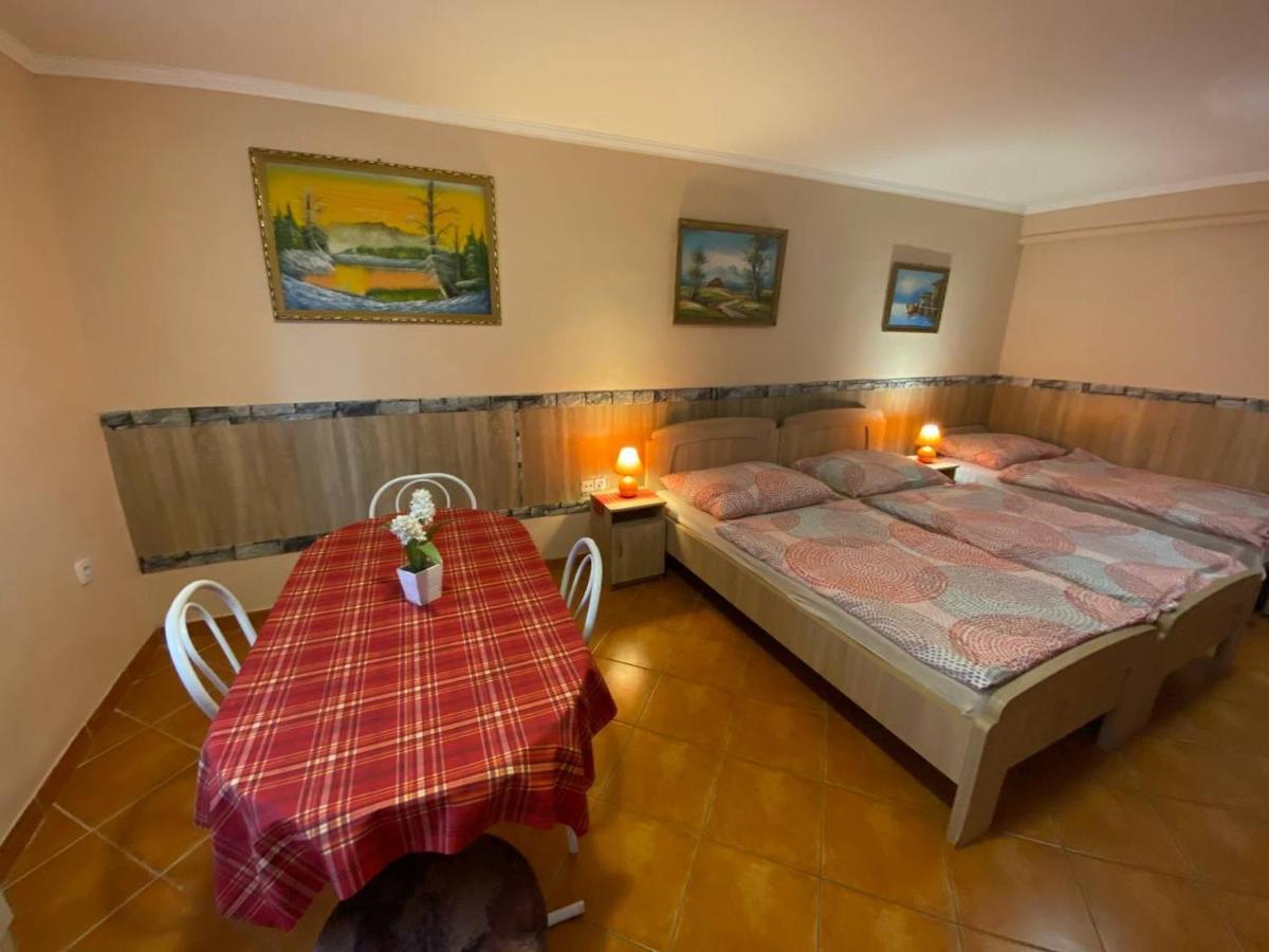 Hajnal Apartman Hajdúszoboszló Esterno foto