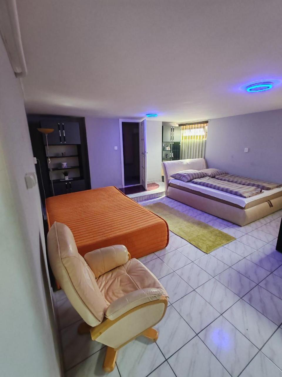 Hajnal Apartman Hajdúszoboszló Esterno foto