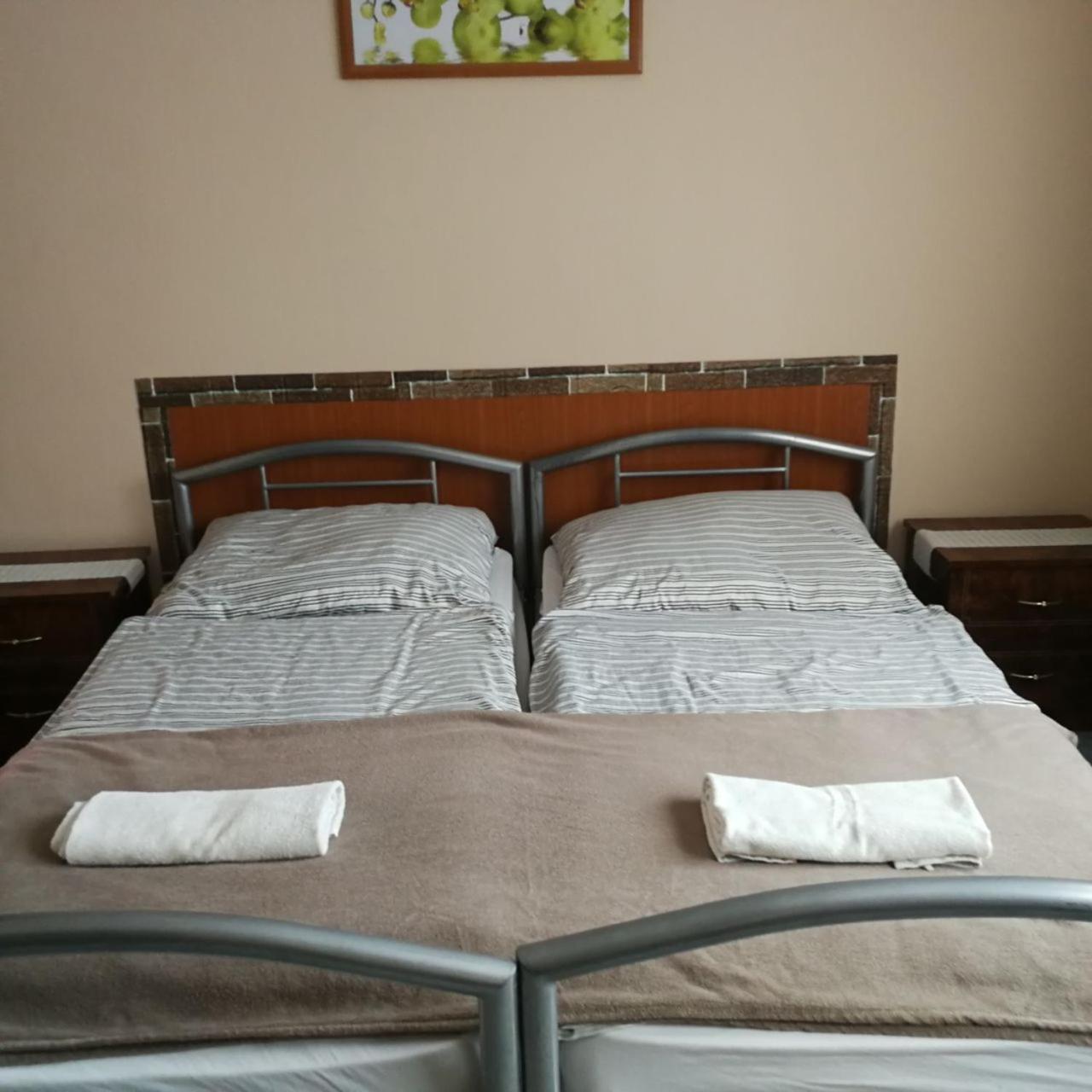 Hajnal Apartman Hajdúszoboszló Esterno foto