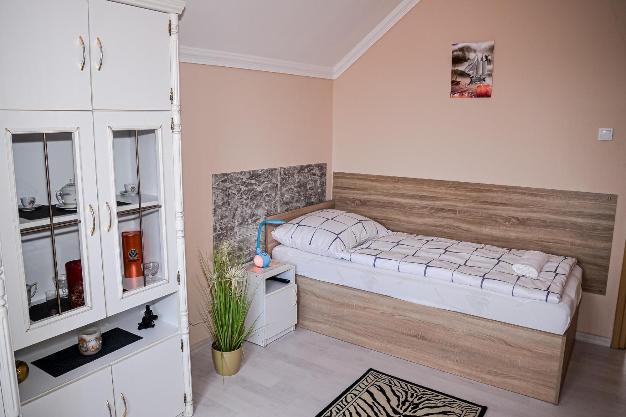 Hajnal Apartman Hajdúszoboszló Esterno foto