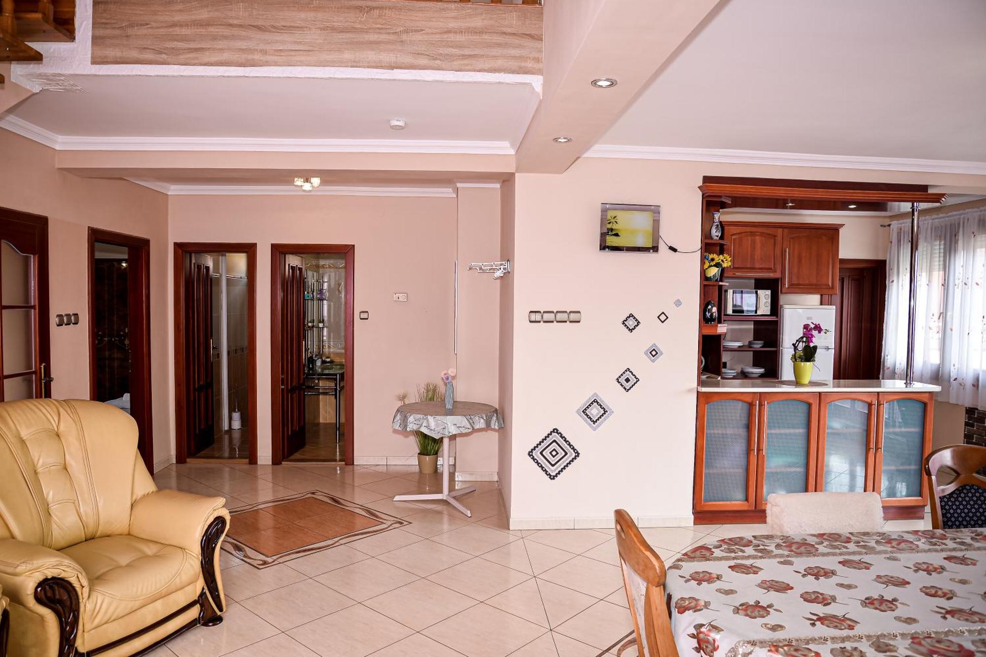 Hajnal Apartman Hajdúszoboszló Esterno foto